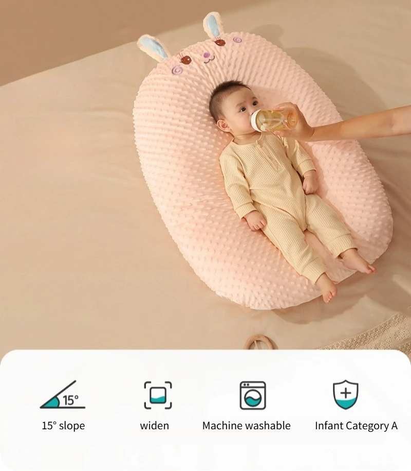 Baby Anti-spitting Slope Pad, Newborn Lying Down Feeding Bed ，Breastfeeding Pillow, Artifact Plus Size Sleeping Baby Bed in Bed