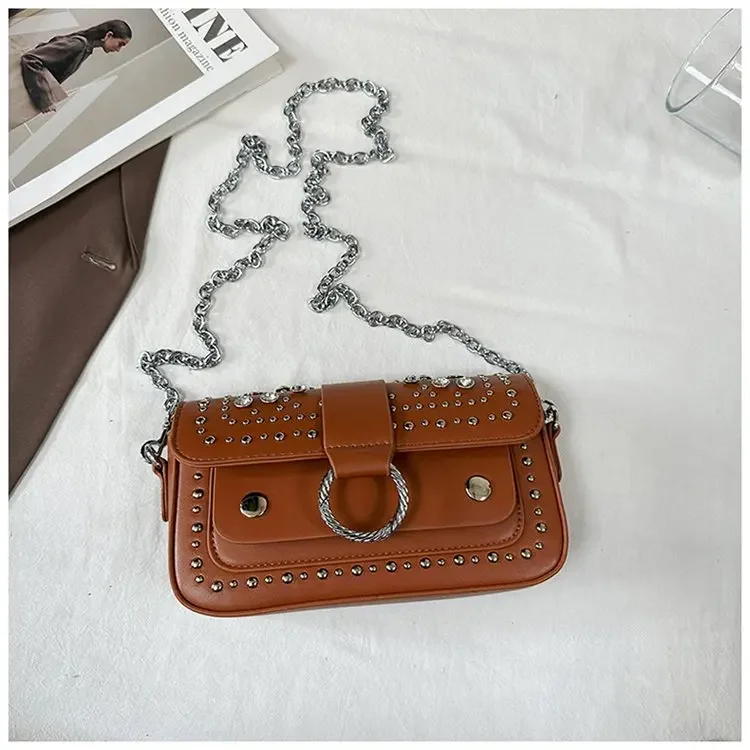 Elegant design women's chain strap crossbody bag outdoor leisure travel handbag, inspired by Parisian fashion