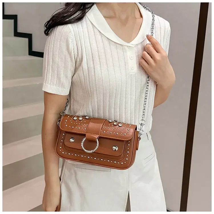 Elegant design women's chain strap crossbody bag outdoor leisure travel handbag, inspired by Parisian fashion