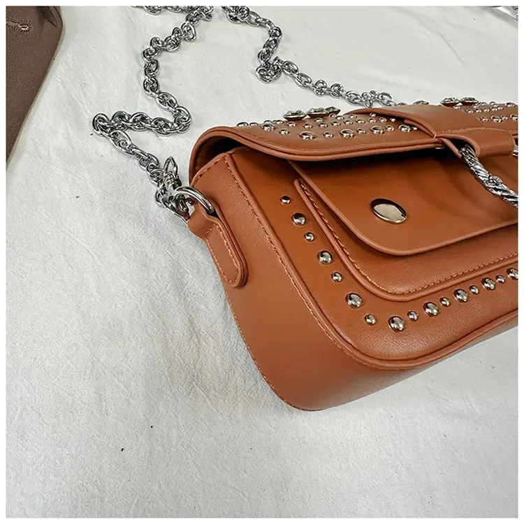 Elegant design women's chain strap crossbody bag outdoor leisure travel handbag, inspired by Parisian fashion