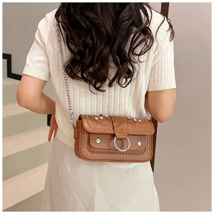 Elegant design women's chain strap crossbody bag outdoor leisure travel handbag, inspired by Parisian fashion