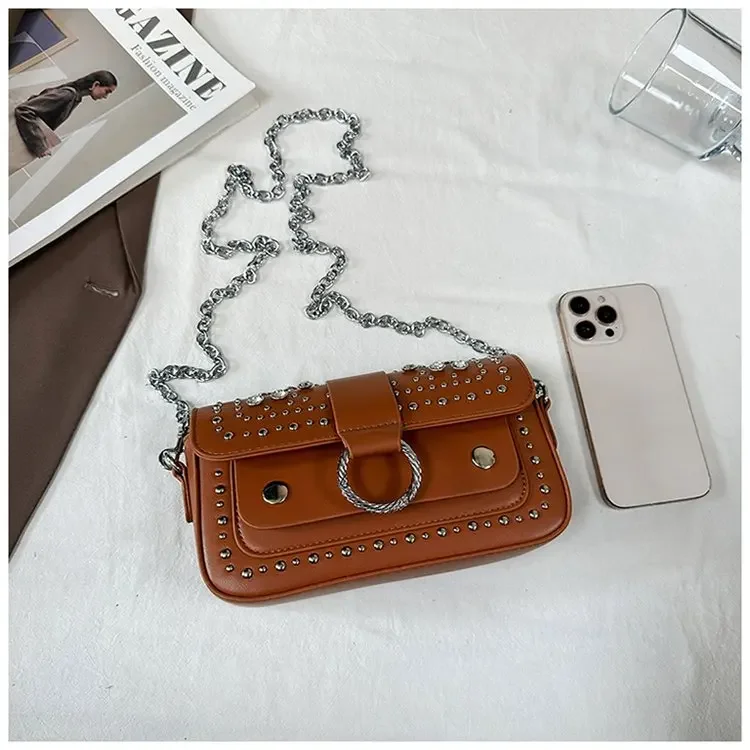 Elegant design women's chain strap crossbody bag outdoor leisure travel handbag, inspired by Parisian fashion