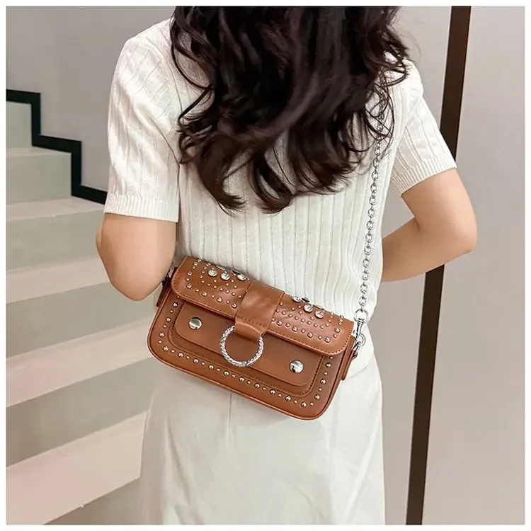 Elegant design women's chain strap crossbody bag outdoor leisure travel handbag, inspired by Parisian fashion