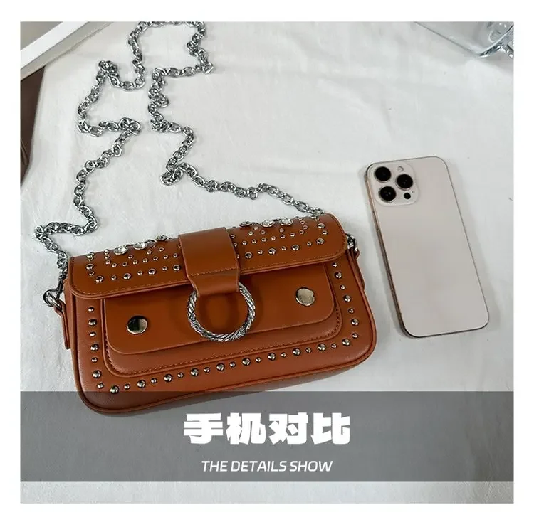 Elegant design women's chain strap crossbody bag outdoor leisure travel handbag, inspired by Parisian fashion