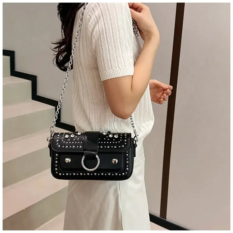 Elegant design women's chain strap crossbody bag outdoor leisure travel handbag, inspired by Parisian fashion