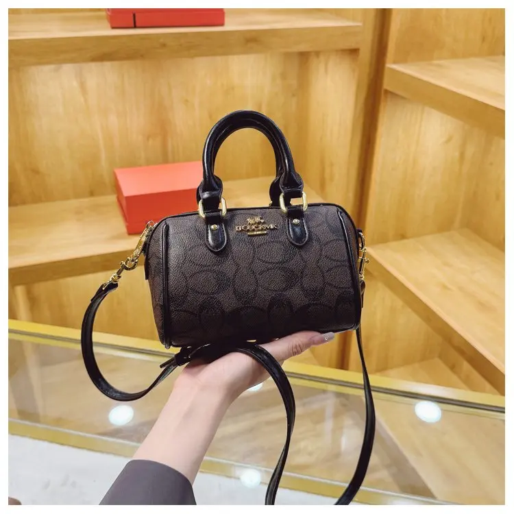 Vintage Luxury Crossbody Diaper Bag: Elegant Women's Handbag With Designer Letter Logo And Large Capacity For Messenger Tote