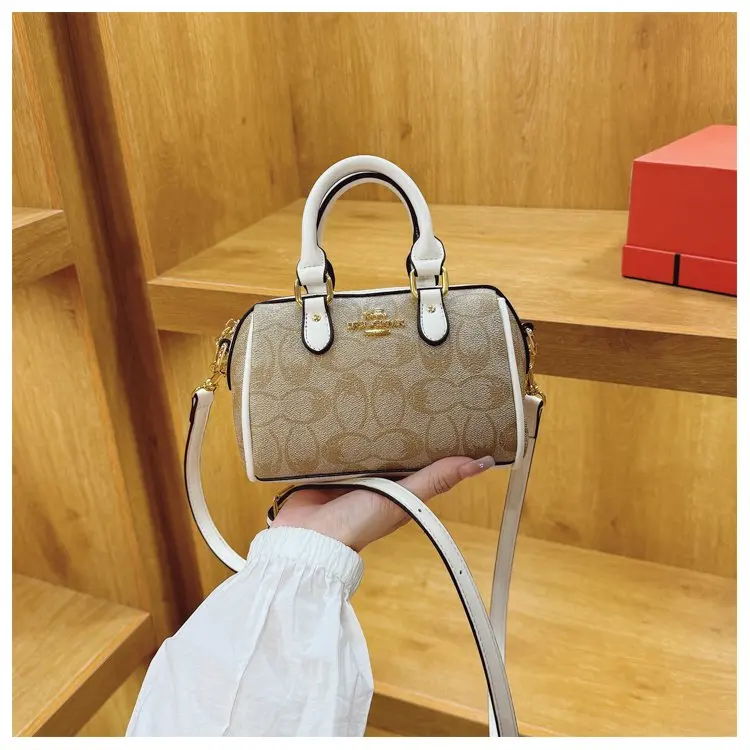 Vintage Luxury Crossbody Diaper Bag: Elegant Women's Handbag With Designer Letter Logo And Large Capacity For Messenger Tote