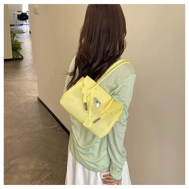 High-End Minimalist Leather Diaper Bag: Elegant Crossbody Handbag For Women With Designer Logo And Large Capacity Vintage Tote
