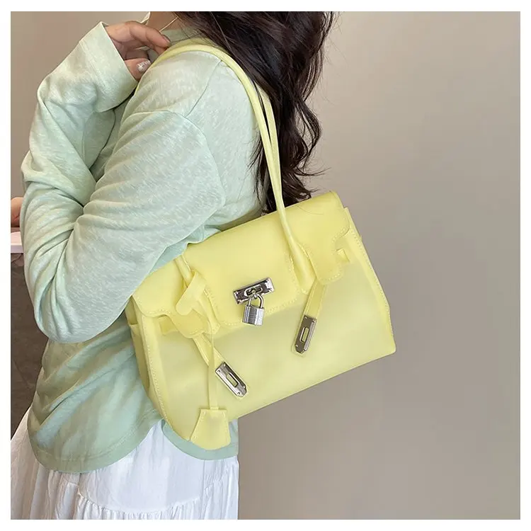 High-End Minimalist Leather Diaper Bag: Elegant Crossbody Handbag For Women With Designer Logo And Large Capacity Vintage Tote