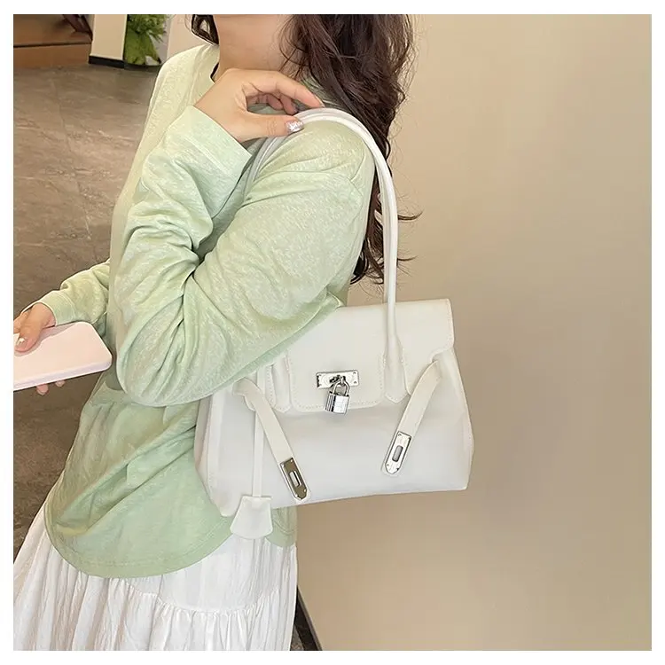 High-End Minimalist Leather Diaper Bag: Elegant Crossbody Handbag For Women With Designer Logo And Large Capacity Vintage Tote