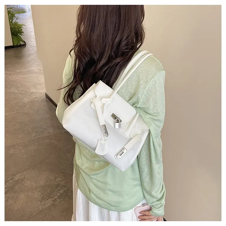 High-End Minimalist Leather Diaper Bag: Elegant Crossbody Handbag For Women With Designer Logo And Large Capacity Vintage Tote