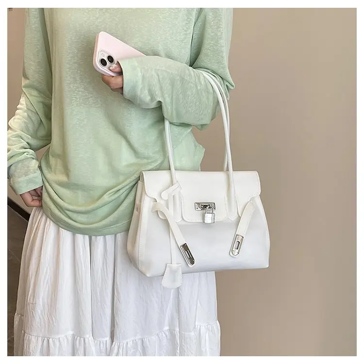 High-End Minimalist Leather Diaper Bag: Elegant Crossbody Handbag For Women With Designer Logo And Large Capacity Vintage Tote