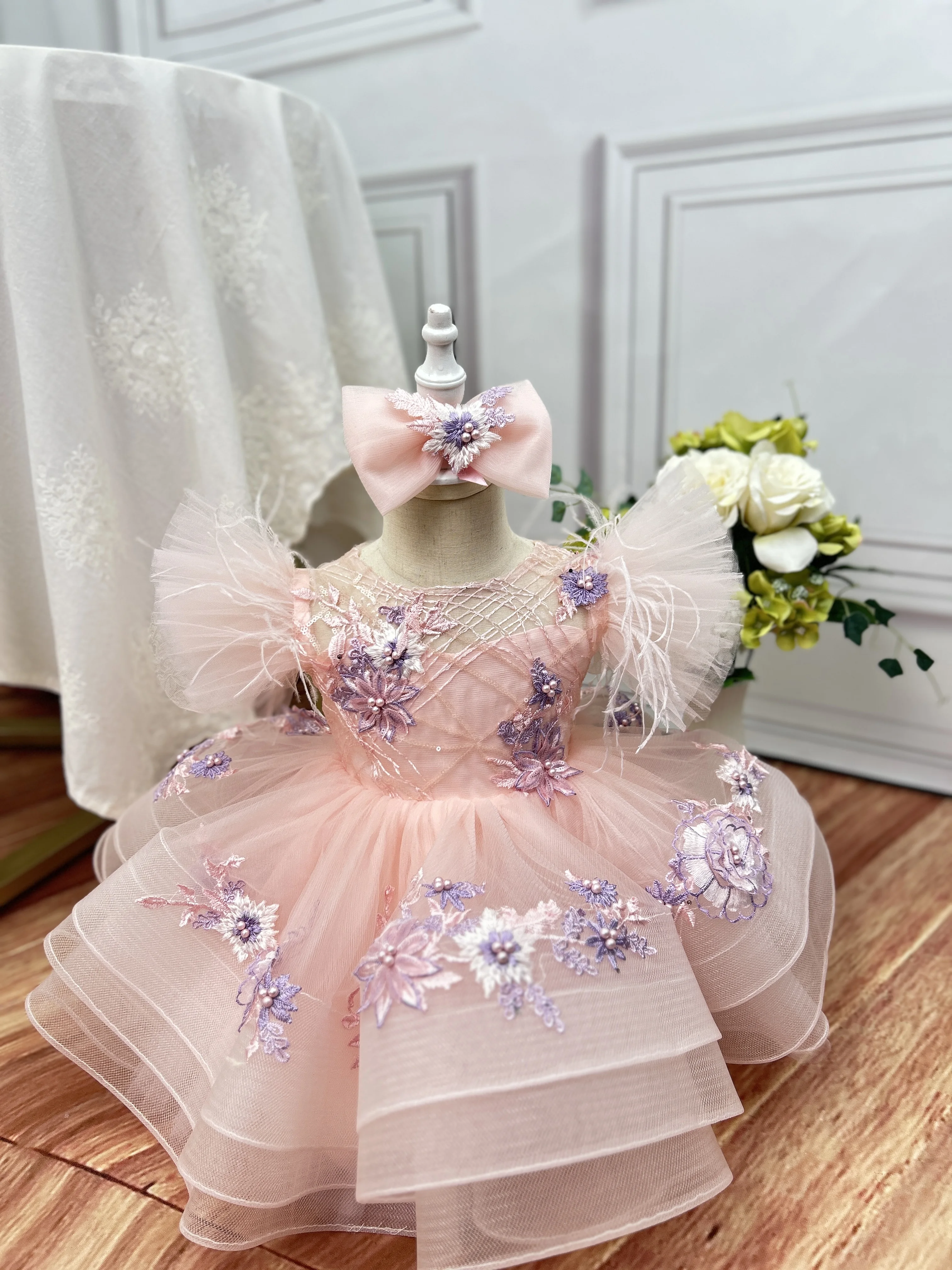 New Baby Girl Toddler Dress Birthday Party Dress Exquisite Unique Girl Sweet Little Fly Sleeve Cake Skirt