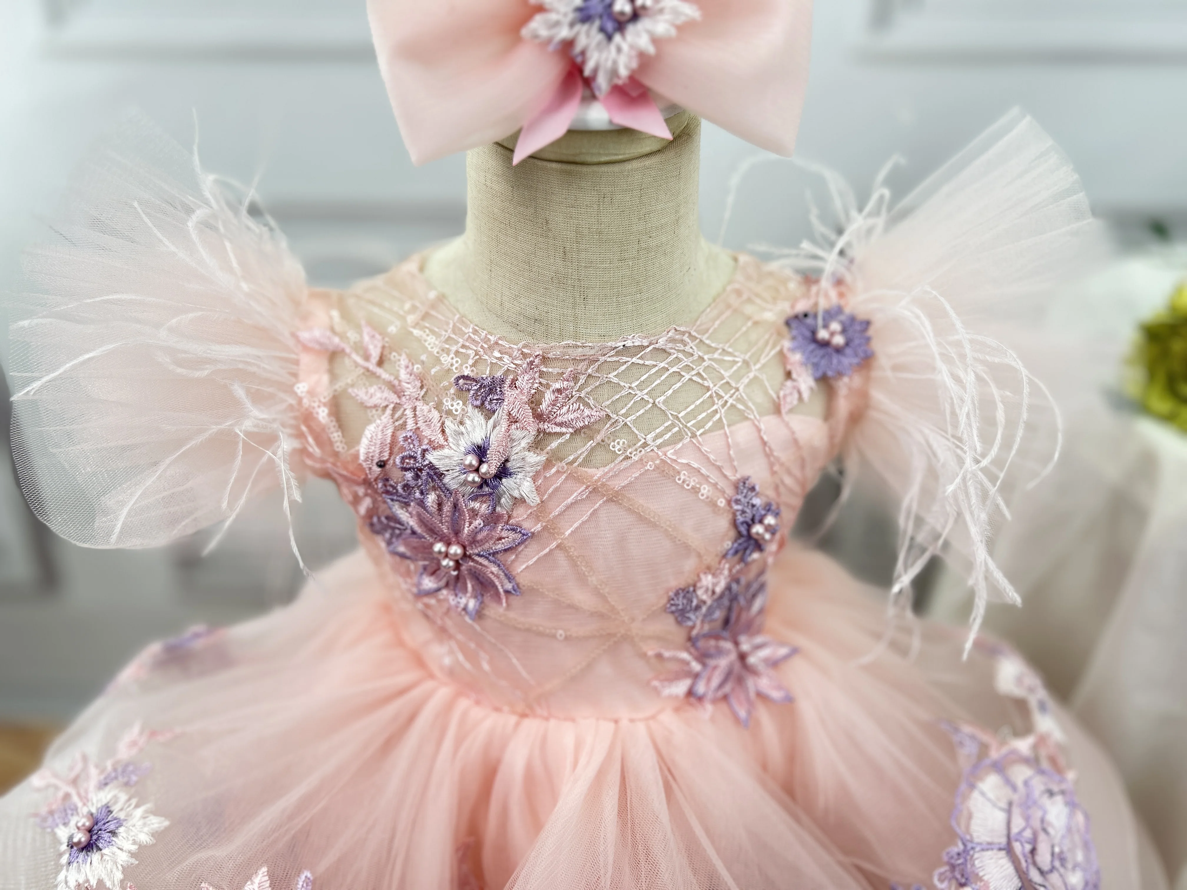New Baby Girl Toddler Dress Birthday Party Dress Exquisite Unique Girl Sweet Little Fly Sleeve Cake Skirt