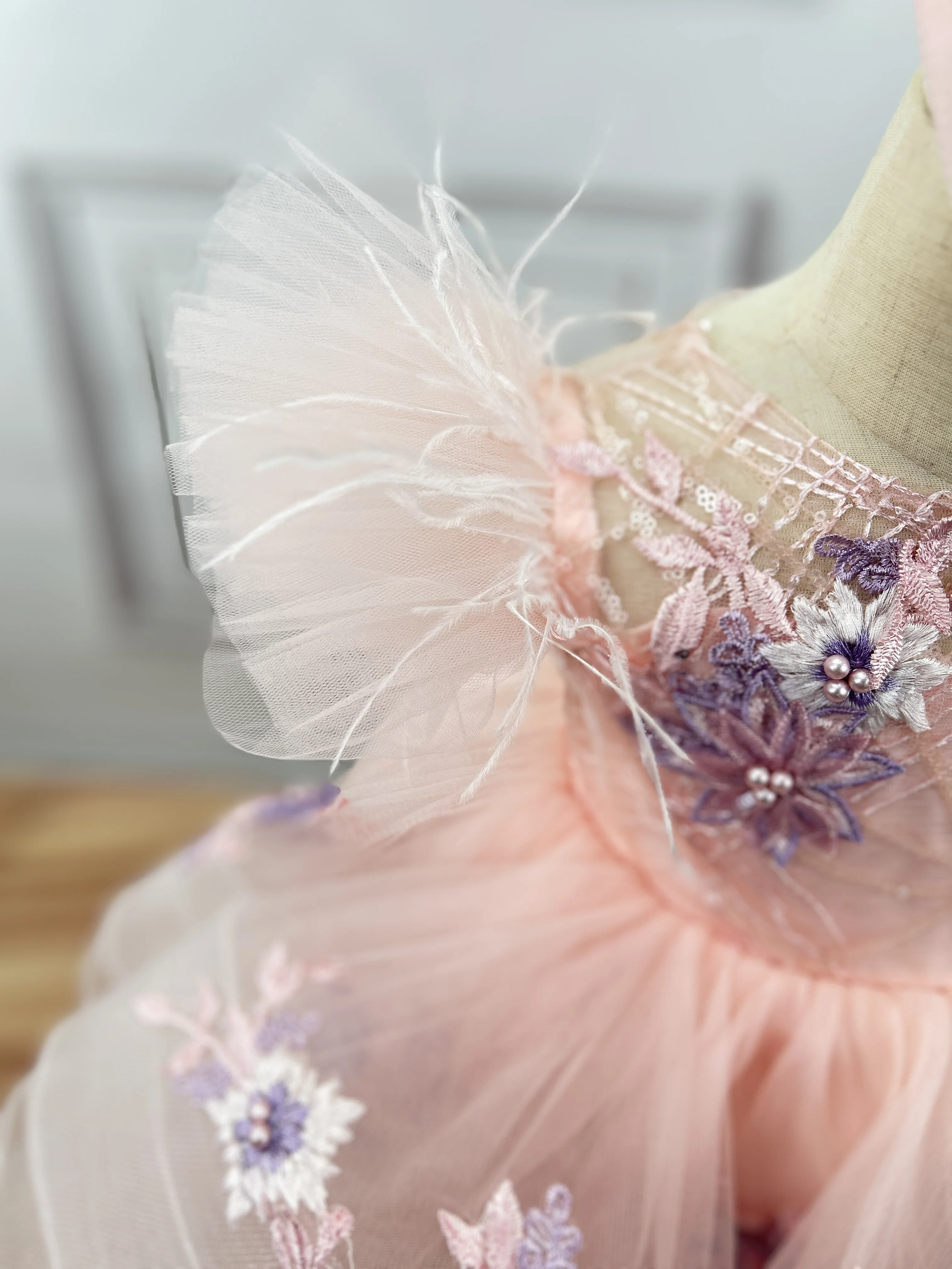 New Baby Girl Toddler Dress Birthday Party Dress Exquisite Unique Girl Sweet Little Fly Sleeve Cake Skirt