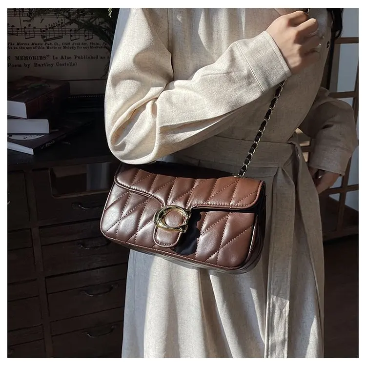 Simple Yet Luxury Leather Tote Bag For Women Designer Crossbody Large Capacity Elegant Diaper Bag For Commuter Textured Simple