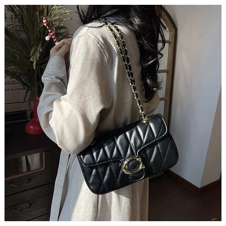 Simple Yet Luxury Leather Tote Bag For Women Designer Crossbody Large Capacity Elegant Diaper Bag For Commuter Textured Simple