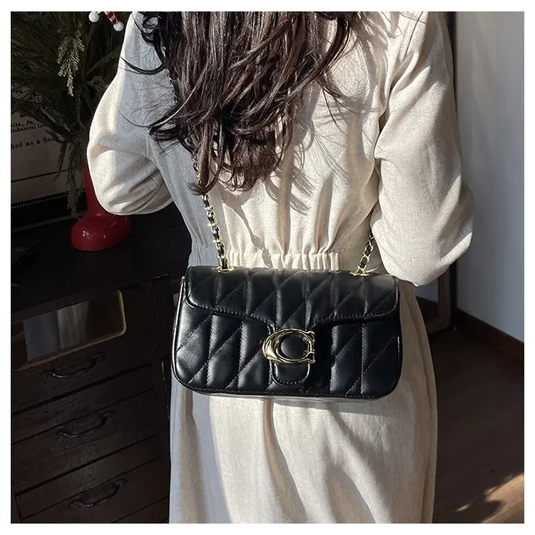 Simple Yet Luxury Leather Tote Bag For Women Designer Crossbody Large Capacity Elegant Diaper Bag For Commuter Textured Simple