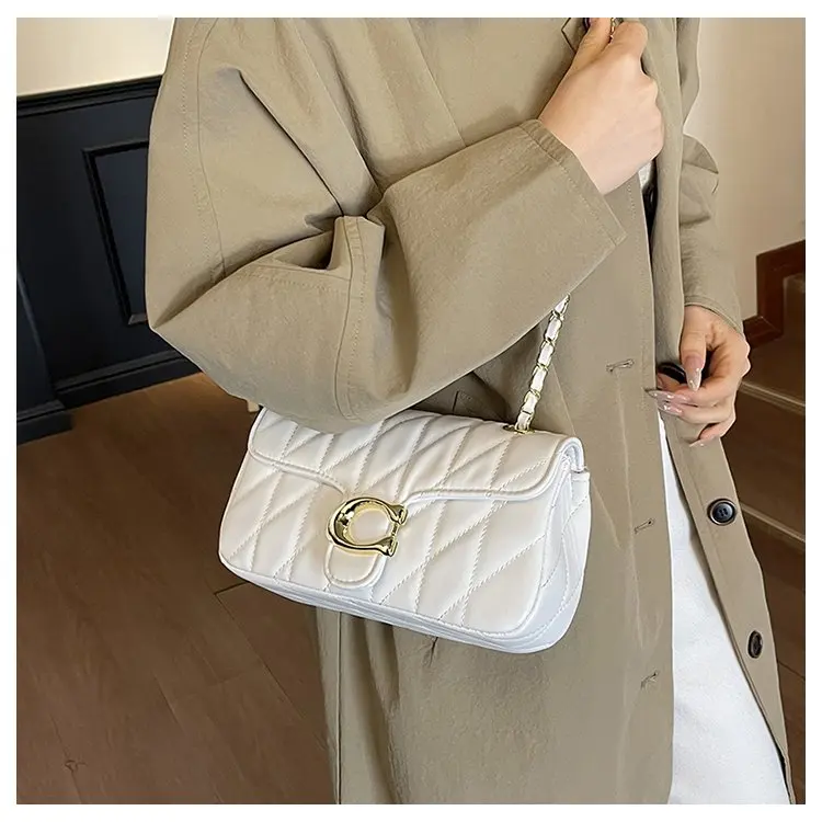 Simple Yet Luxury Leather Tote Bag For Women Designer Crossbody Large Capacity Elegant Diaper Bag For Commuter Textured Simple