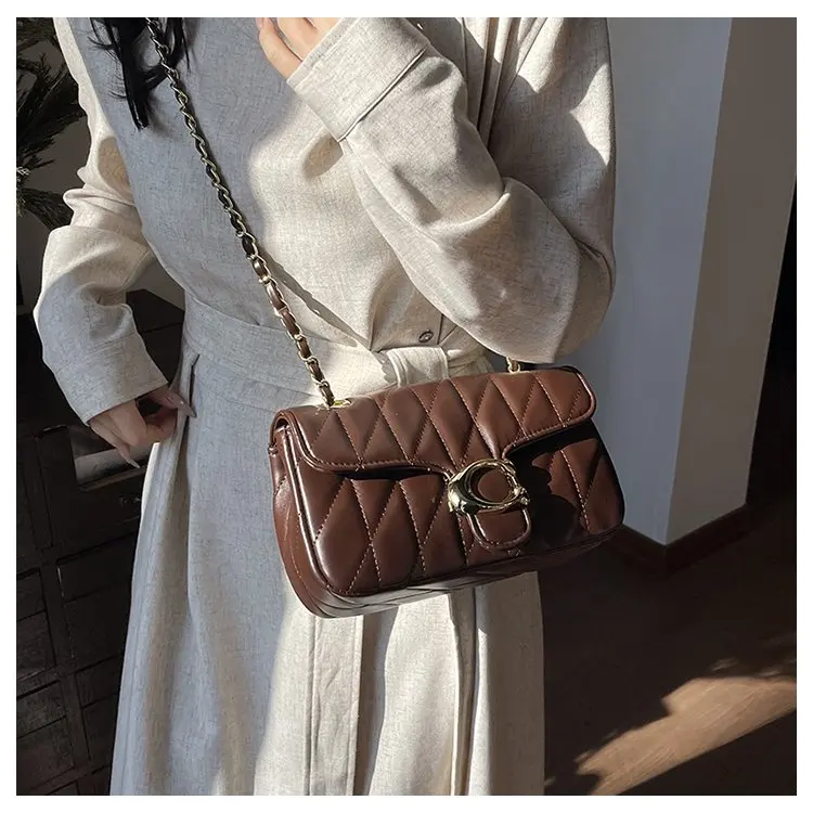 Simple Yet Luxury Leather Tote Bag For Women Designer Crossbody Large Capacity Elegant Diaper Bag For Commuter Textured Simple