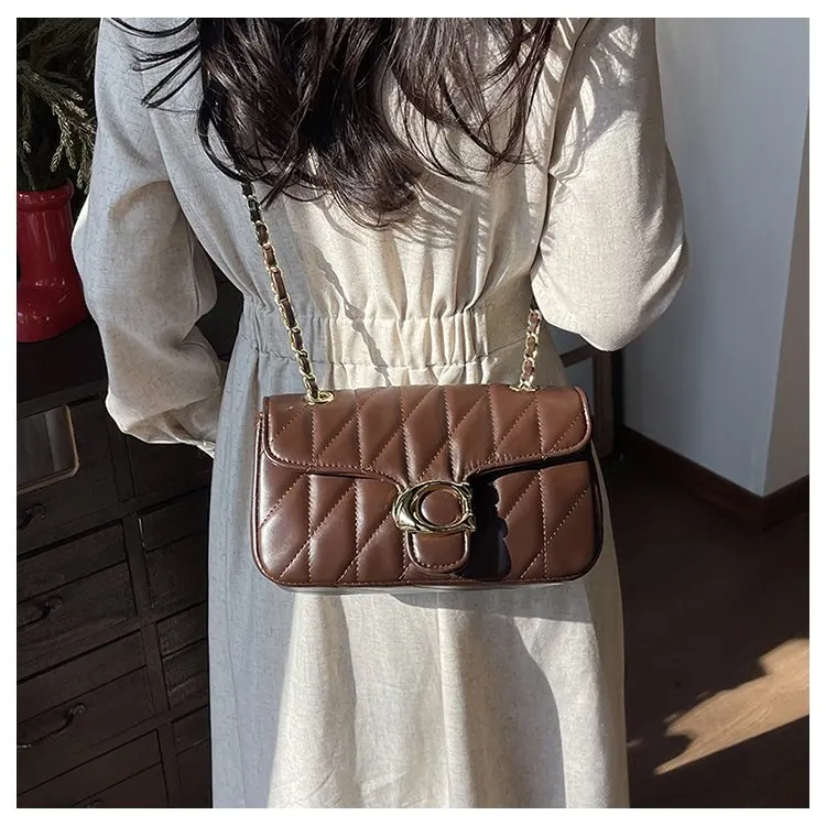 Simple Yet Luxury Leather Tote Bag For Women Designer Crossbody Large Capacity Elegant Diaper Bag For Commuter Textured Simple