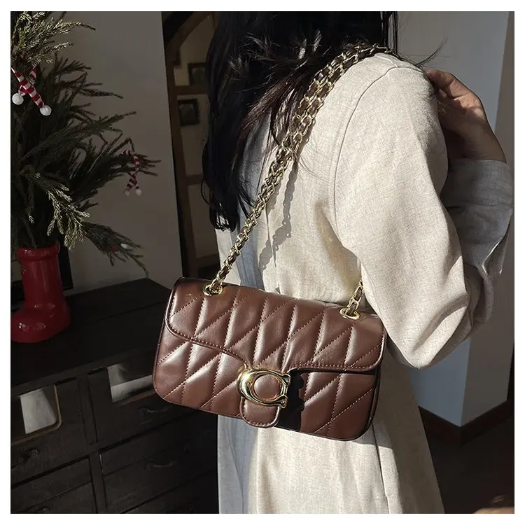 Simple Yet Luxury Leather Tote Bag For Women Designer Crossbody Large Capacity Elegant Diaper Bag For Commuter Textured Simple
