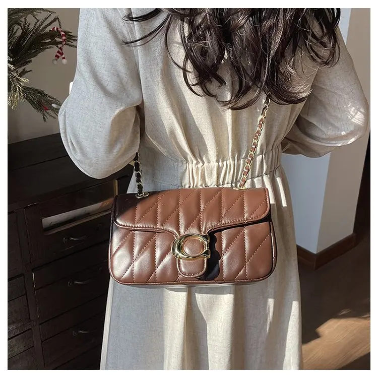 Simple Yet Luxury Leather Tote Bag For Women Designer Crossbody Large Capacity Elegant Diaper Bag For Commuter Textured Simple