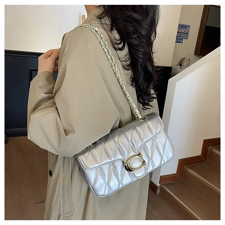 Simple Yet Luxury Leather Tote Bag For Women Designer Crossbody Large Capacity Elegant Diaper Bag For Commuter Textured Simple