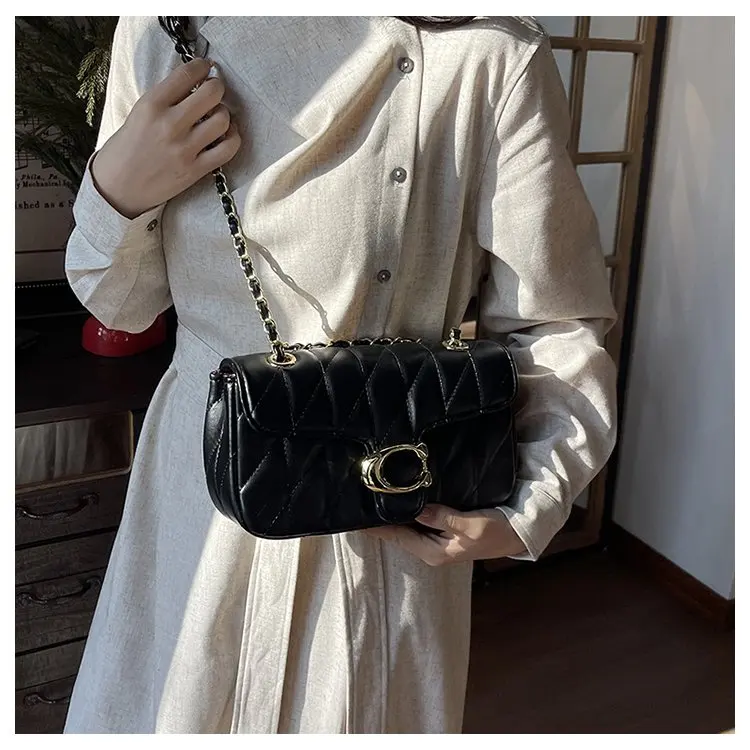 Simple Yet Luxury Leather Tote Bag For Women Designer Crossbody Large Capacity Elegant Diaper Bag For Commuter Textured Simple