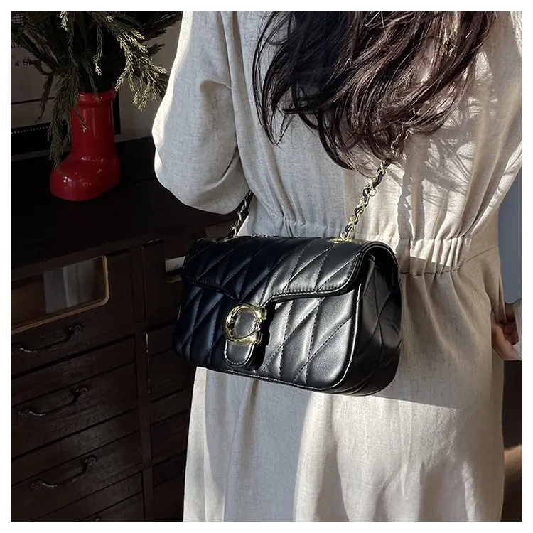 Simple Yet Luxury Leather Tote Bag For Women Designer Crossbody Large Capacity Elegant Diaper Bag For Commuter Textured Simple