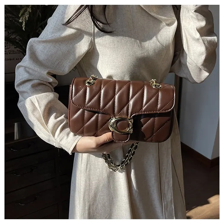 Simple Yet Luxury Leather Tote Bag For Women Designer Crossbody Large Capacity Elegant Diaper Bag For Commuter Textured Simple