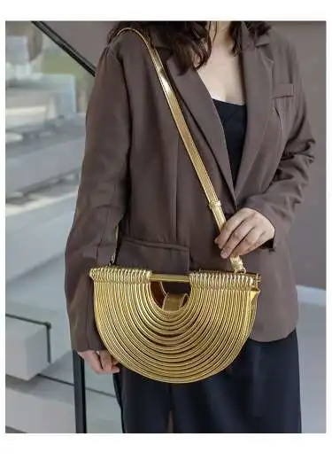 Fashionable Minimalist Luxury Diaper Bag Unique Designer For Women Large Capacity Vintage Leather Shoulder Bag Elegant Crossbody