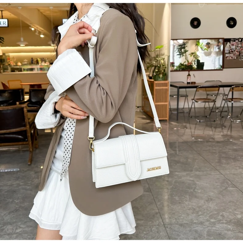 Famous chain strap crossbody bag, fashionable women's shoulder bag, luxury handbag suitable for daily gatherings