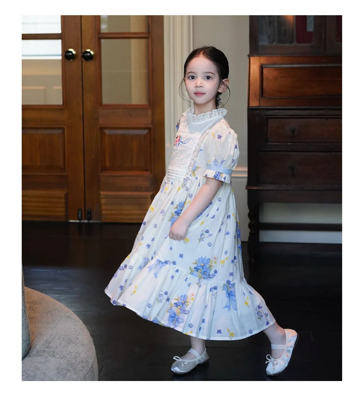 Sweet Girls 2026 New Summer Fashion High End Floral Embroidered Princess Dress Kids Lace Cotton Linen Soft Puff Sleeve Dresses