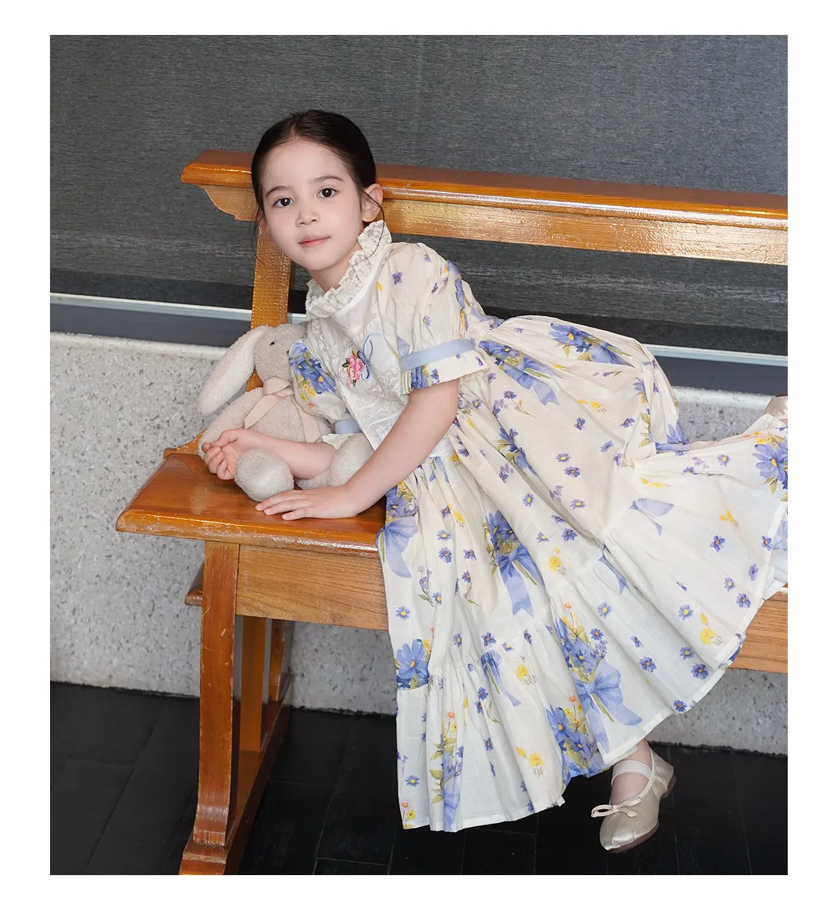 Sweet Girls 2026 New Summer Fashion High End Floral Embroidered Princess Dress Kids Lace Cotton Linen Soft Puff Sleeve Dresses