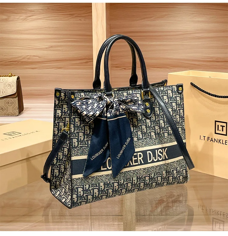 Luxury Brand Designer Diaper Bag Elegant Minimalist Leather Tote For Women Large Capacity Stylish Crossbody Shoulder Bag