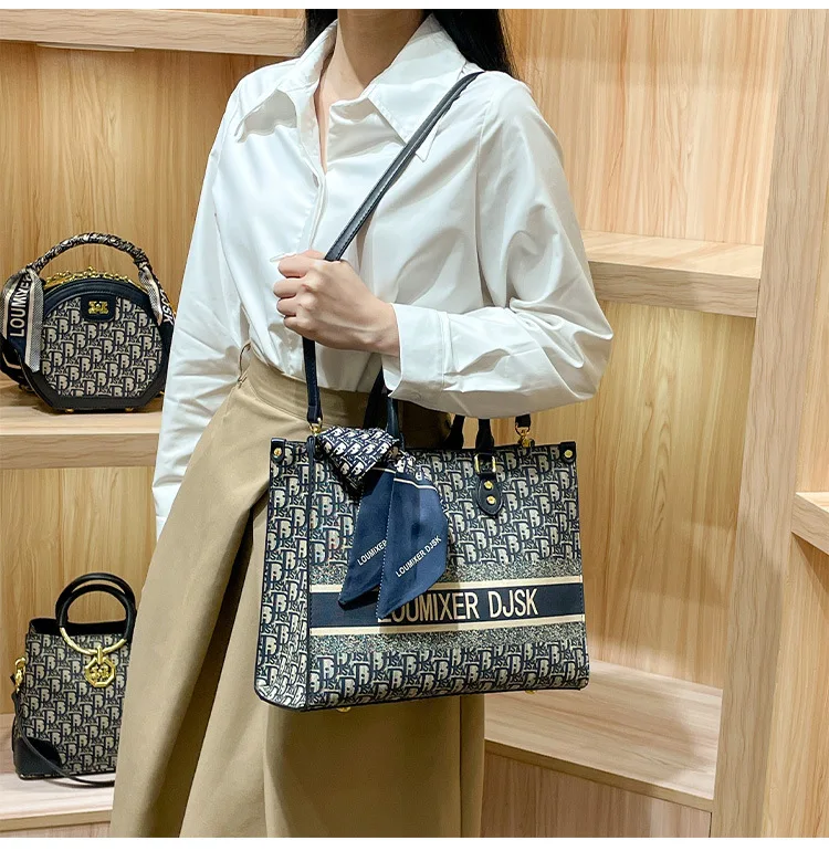 Luxury Brand Designer Diaper Bag Elegant Minimalist Leather Tote For Women Large Capacity Stylish Crossbody Shoulder Bag