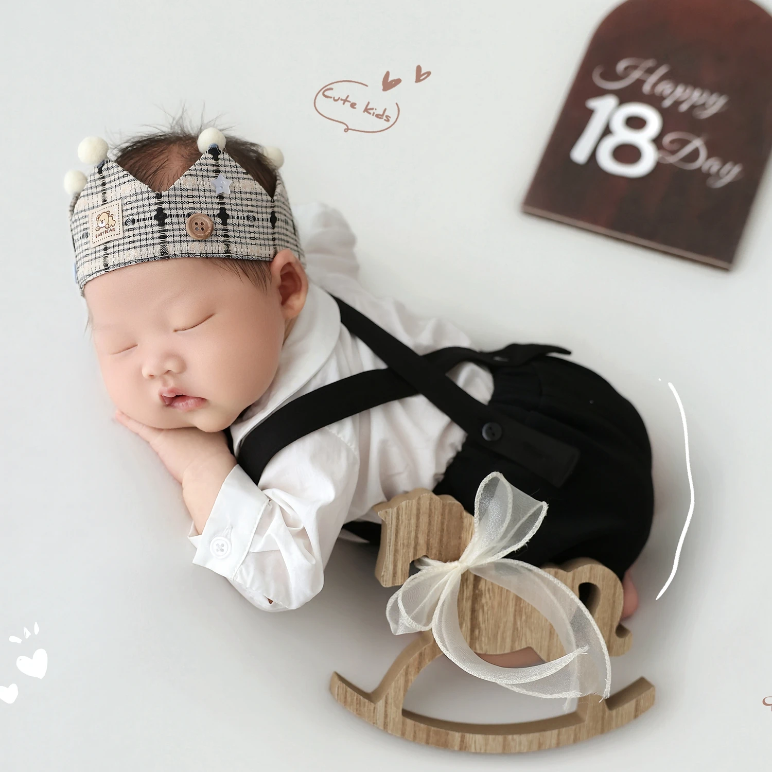 Newborn Boy Crown Outfit Baby Photography Props Set Studio Photo Shoot Props Newborn Baby Pictures Milestone Photography