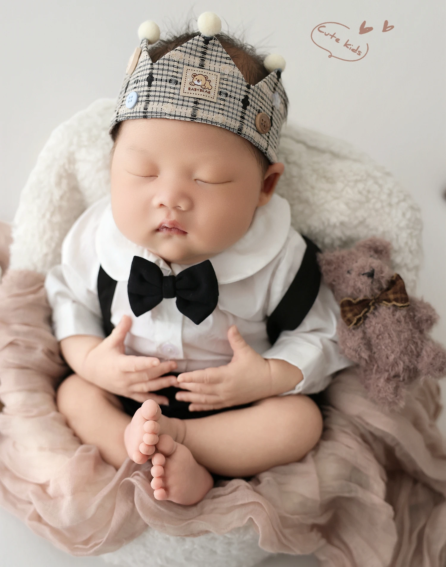 Newborn Boy Crown Outfit Baby Photography Props Set Studio Photo Shoot Props Newborn Baby Pictures Milestone Photography