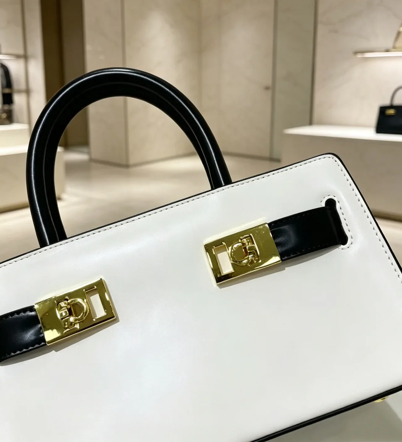 Famous women's zipper handbag, modern trend chain strap shoulder bag, outdoor casual women's crossbody bag