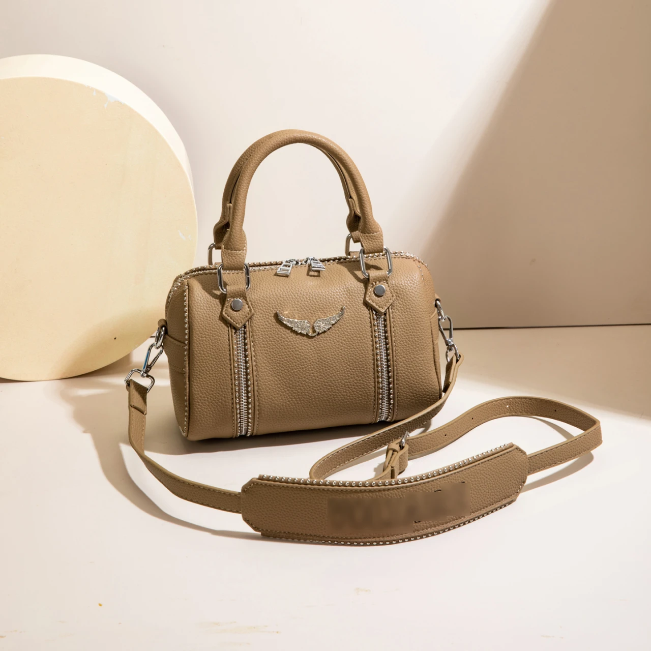 Luxury design zipper shoulder bag, elegant and fashionable party women's handbag, classic style chain strap crossbody bag