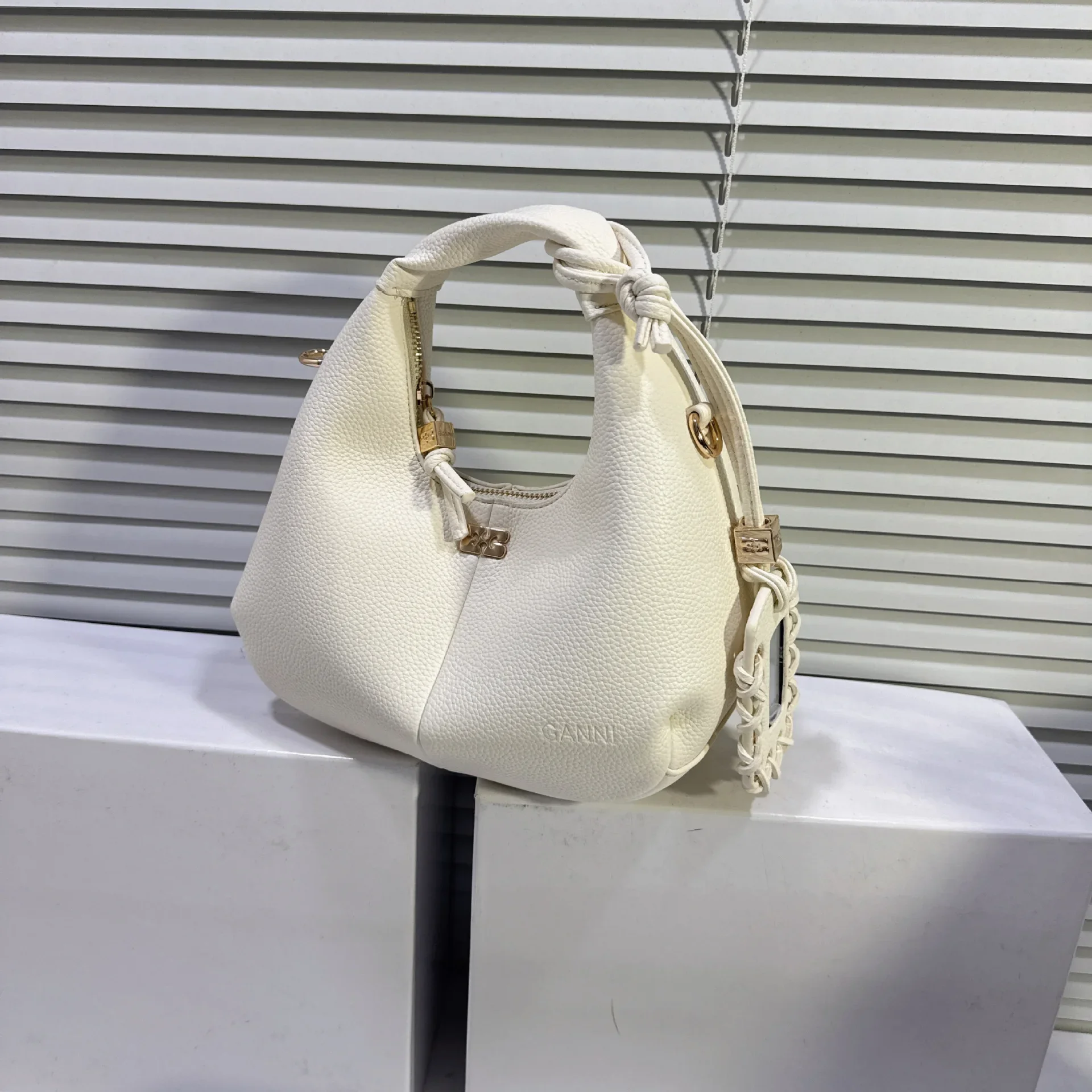 High quality casual zipper shoulder bag with classic design, women's crossbody bag, popular party handbag