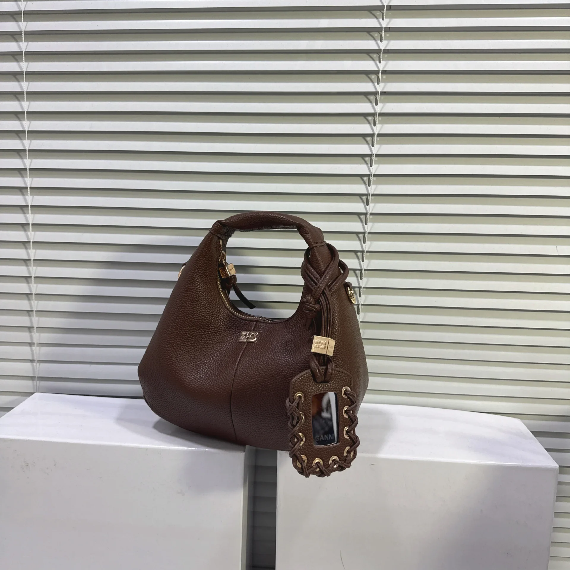 High quality casual zipper shoulder bag with classic design, women's crossbody bag, popular party handbag