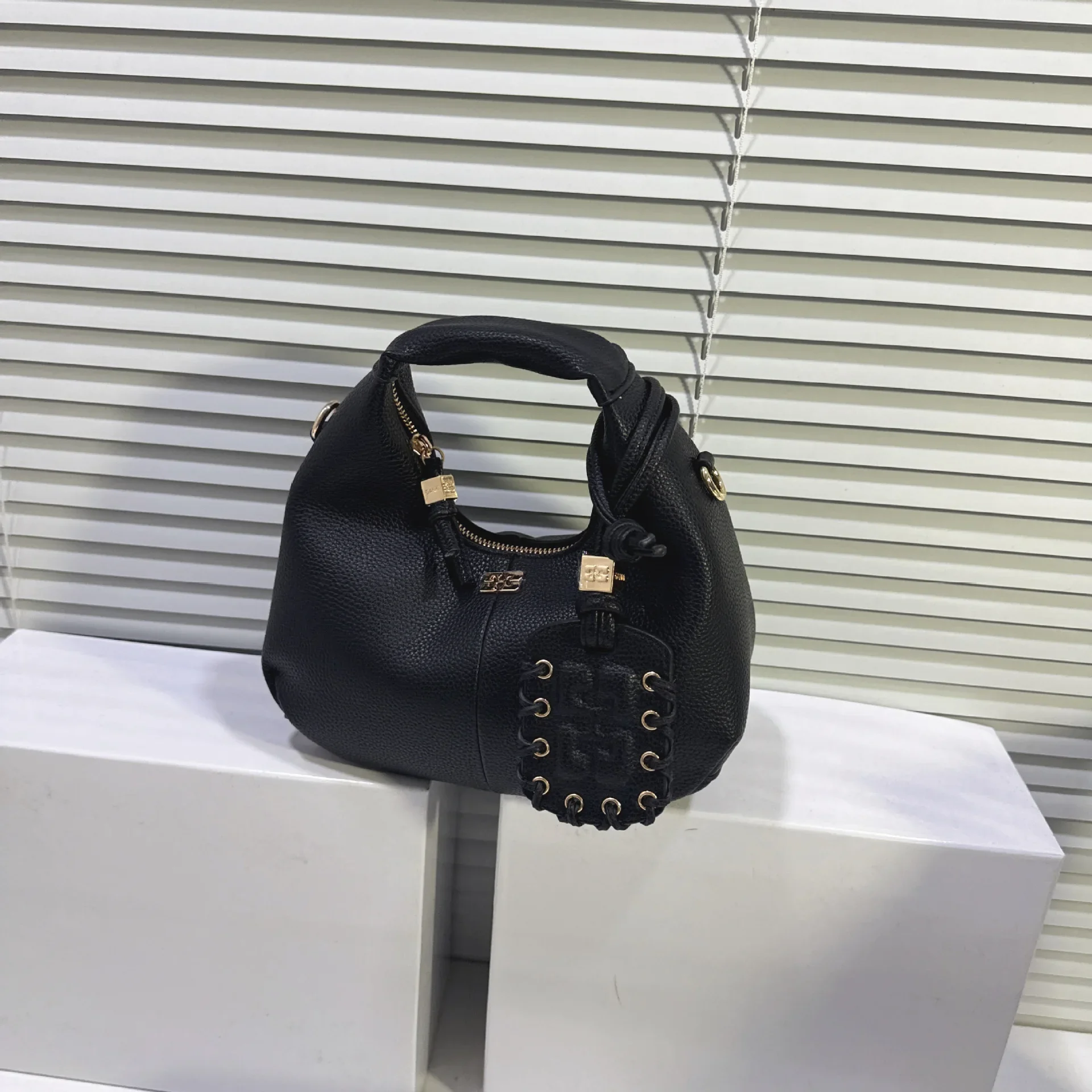 High quality casual zipper shoulder bag with classic design, women's crossbody bag, popular party handbag