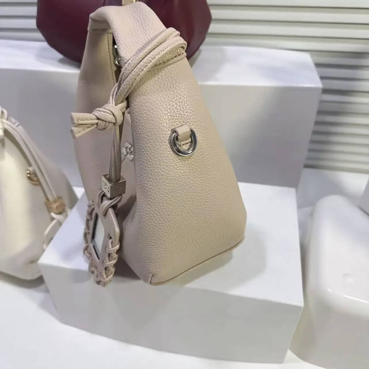 High quality casual zipper shoulder bag with classic design, women's crossbody bag, popular party handbag