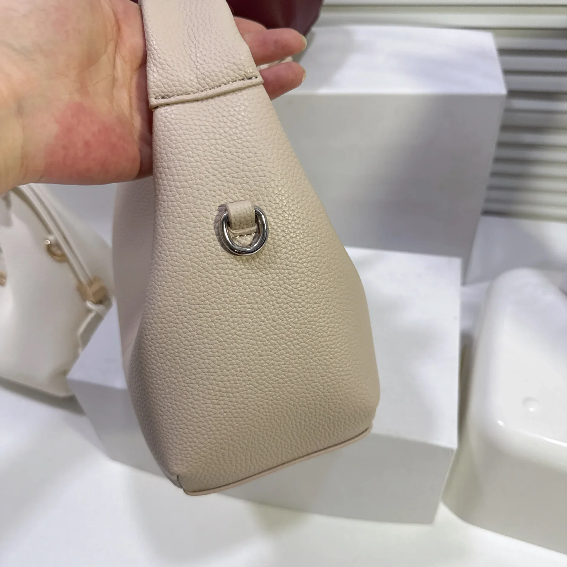 High quality casual zipper shoulder bag with classic design, women's crossbody bag, popular party handbag