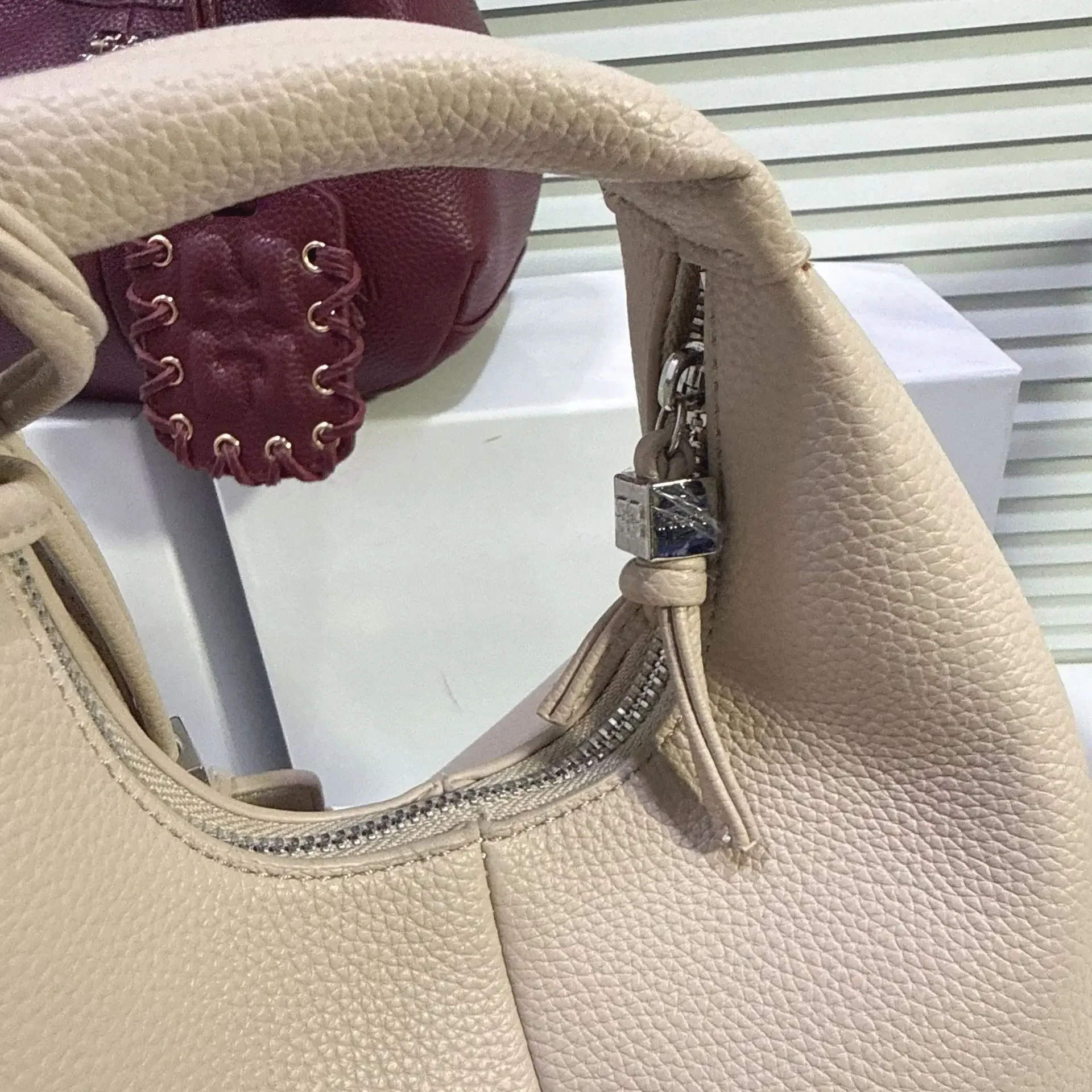 High quality casual zipper shoulder bag with classic design, women's crossbody bag, popular party handbag