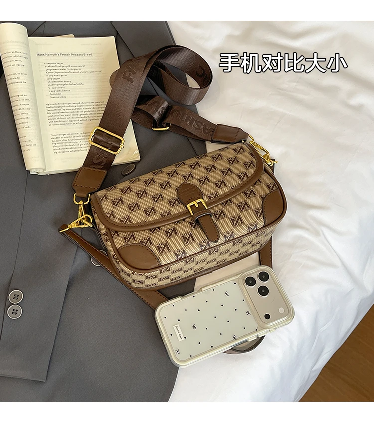 Modern elegant style chain shoulder bag, fashionable and portable small square bag, luxurious party women's crossbody bag