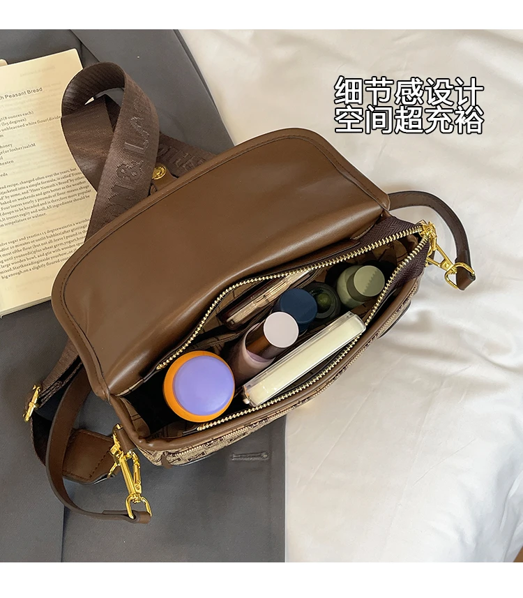 Modern elegant style chain shoulder bag, fashionable and portable small square bag, luxurious party women's crossbody bag