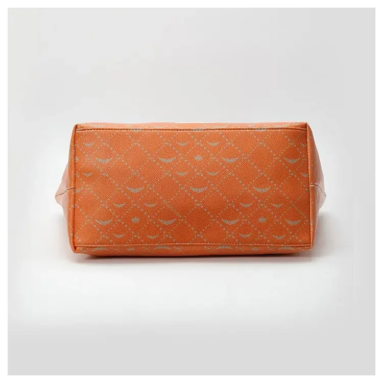 Luxury exquisite pattern handbag, elegant and comfortable chain strap shoulder bag, fashionable and trendy zipper women's bag